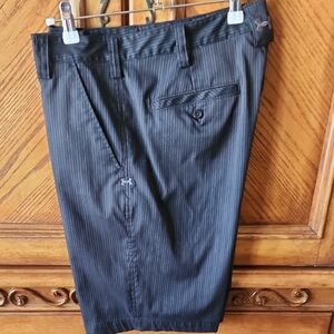 Men's Under Armour Black Pin Stripe Golf Shorts 32